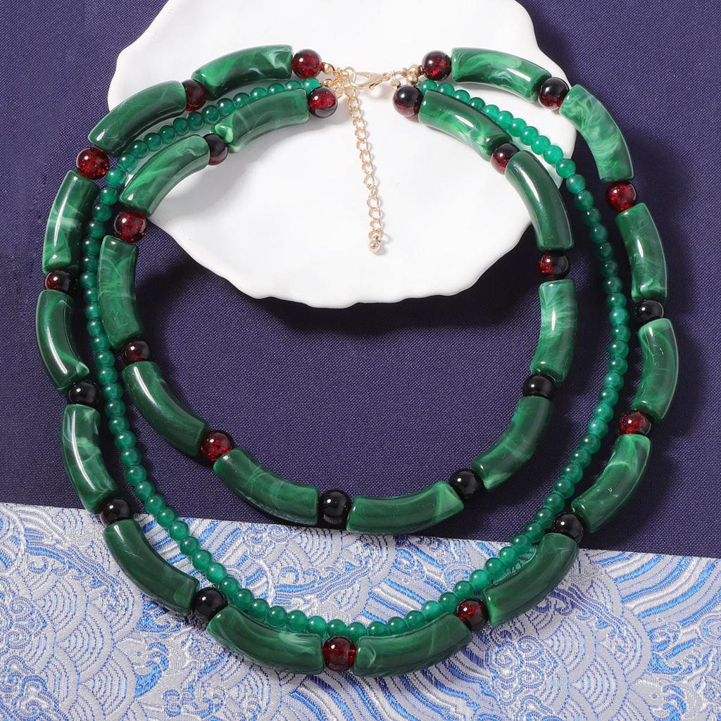 New Chinese retro old money style dark green bamboo joints multi-layer resin stacked with personalized necklaces, niche creative women's models