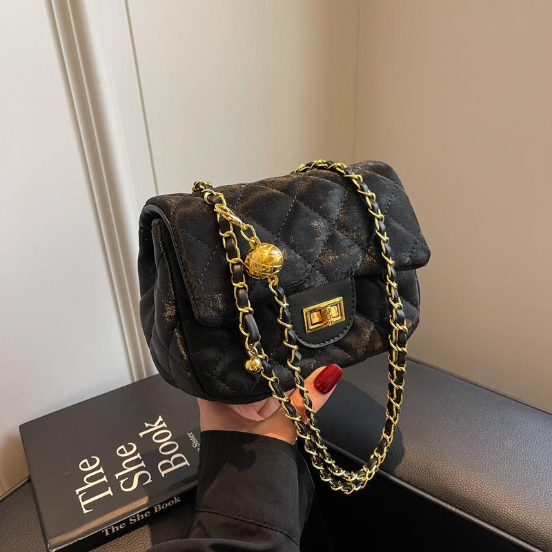 This Year, the Popular Bag Ladies 2025 New Autumn and Winter Rhombus Chain Bag Premium Texture Shoulder Messenger Commuter Bag