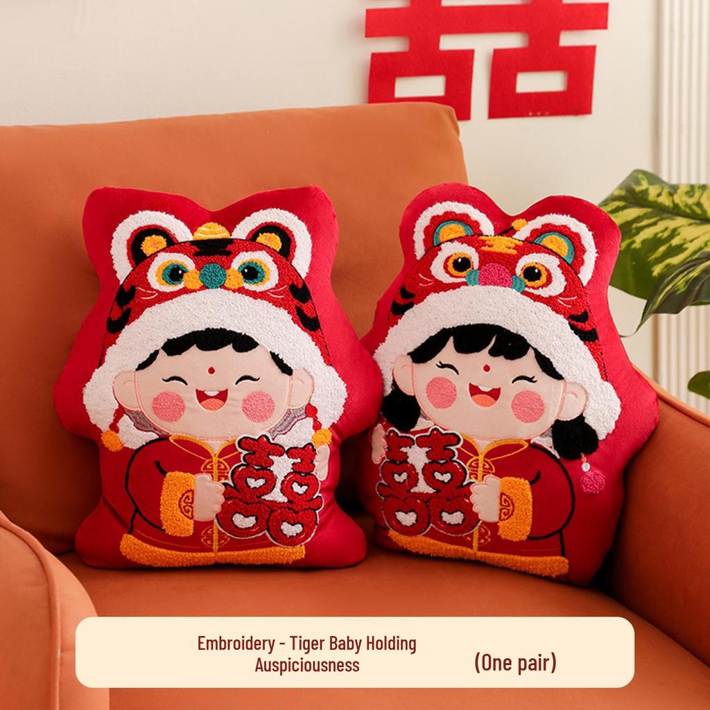 Joyful Newlywed Doll Pair: Elegant Wedding Room Cushions