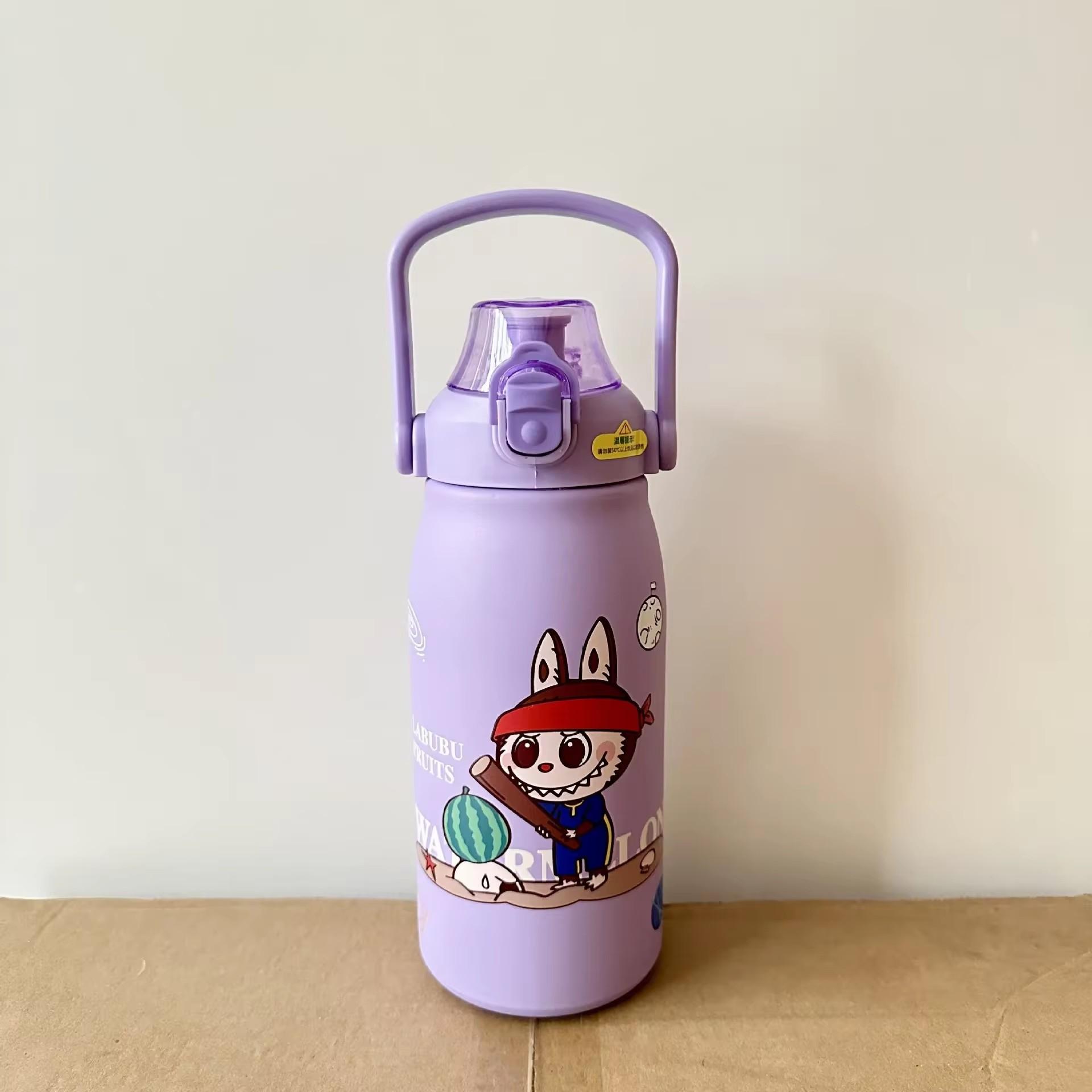 

1200 мл Кружка-термос из нержавеющей стали Labubu Большой емкости Спортивная бутылка для воды Новая мультяшная поп-крышка Портативная чашка для воды с соломинкой 1200ML