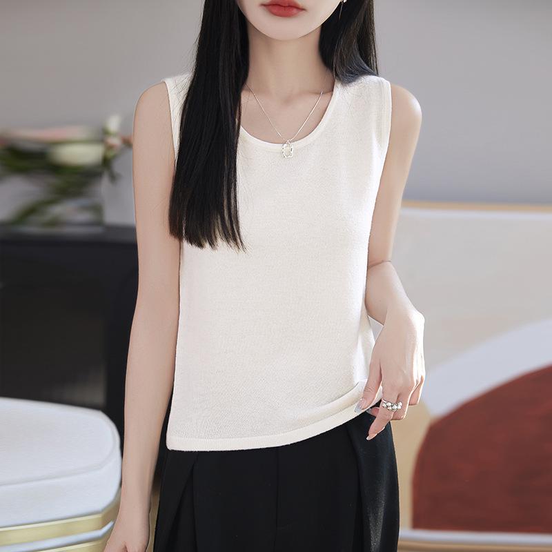 Women's Slim Fit Knitted Wool Vest - Soft Sleeveless Crew Neck for Spring & Autumn Layering