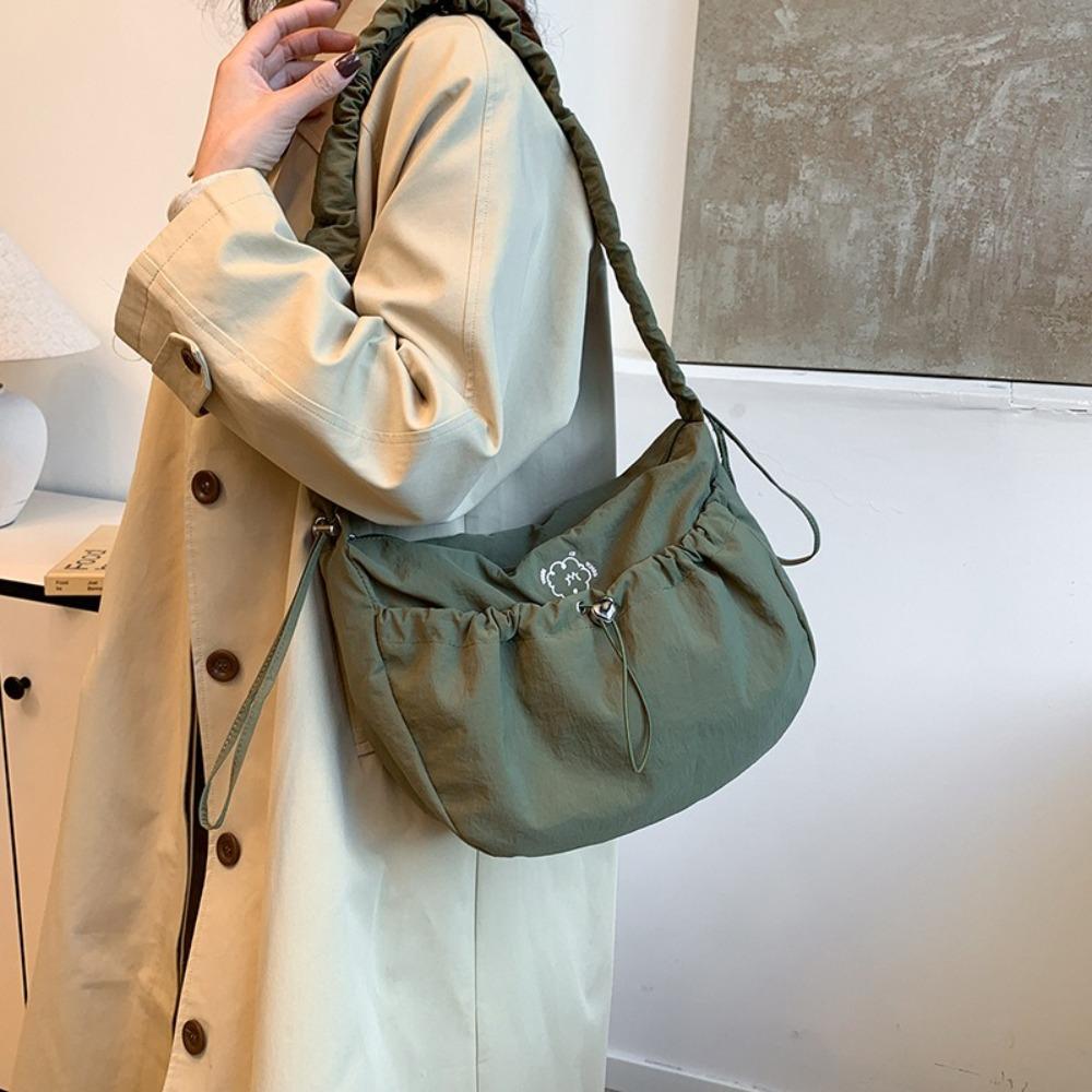 Nylon Drawstring Crossbody Bag Large-Capacity Tote Bag Trendy Pleated Shoulder Bag Outdoor