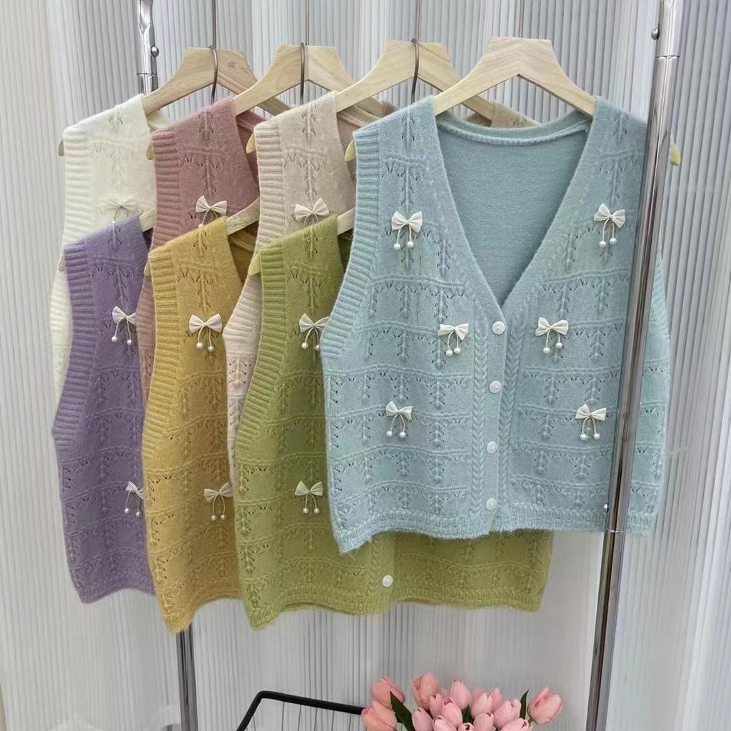 Fresh and Sweet Cute Beaded Bow Knitted Vest Cardigan Women's V-neck Sleeveless Waistcoat Vest Coat