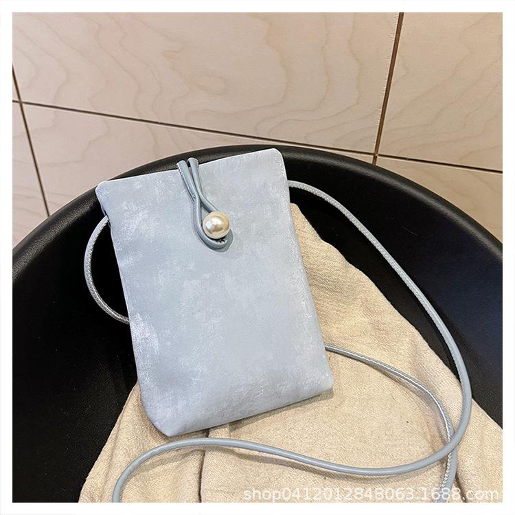 

Korean version ins niche mobile phone bag 2025 new fashion design messenger bag foreign style commuting shoulder bag