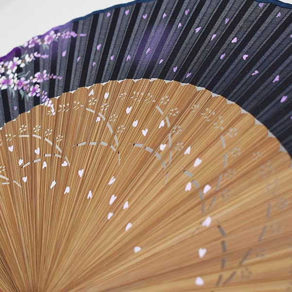 Ręcznie malowany składany wachlarz z powłoką lamé, średnio-krótki wzór rzeźbiony, tkanina jedwabna, kwiaty wiśni
