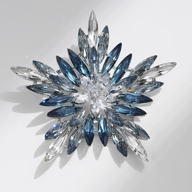 Bo Xin Yun Elegant Gradient Crystal Brooch Pin for Jackets