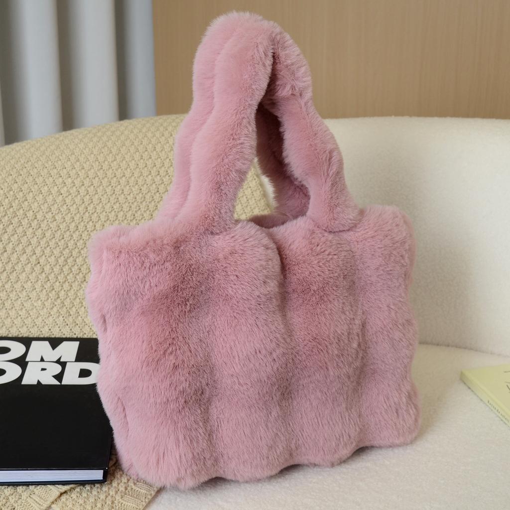 Large capacity autumn and winter imitation rabbit plush bubble hair bag light luxury shoulder tote bag travel bag plush handbag