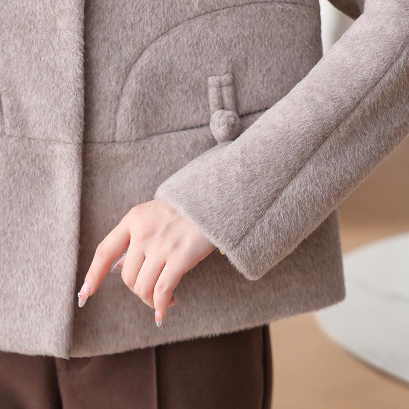Elegant Spring Woolen Coat for Petite Middle-aged Mothers 2026