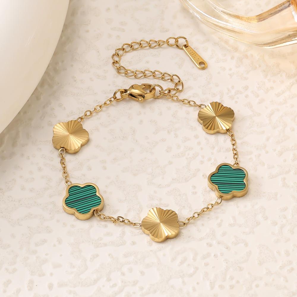 Fashion New Titanium Steel Five-leaf Flower Two-color Splicing Bracelet Women's Jewelry Gift Banquet