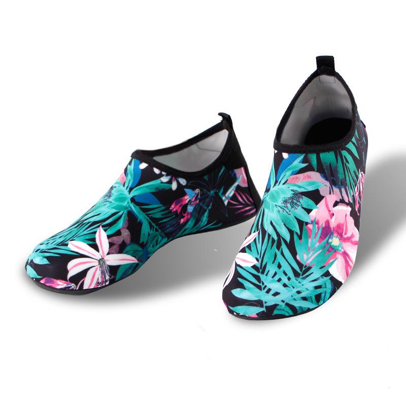 Quick-drying beach shoes men's and women's diving snorkeling shoes wading beach socks women's swimming non-slip soft-soled quick-drying