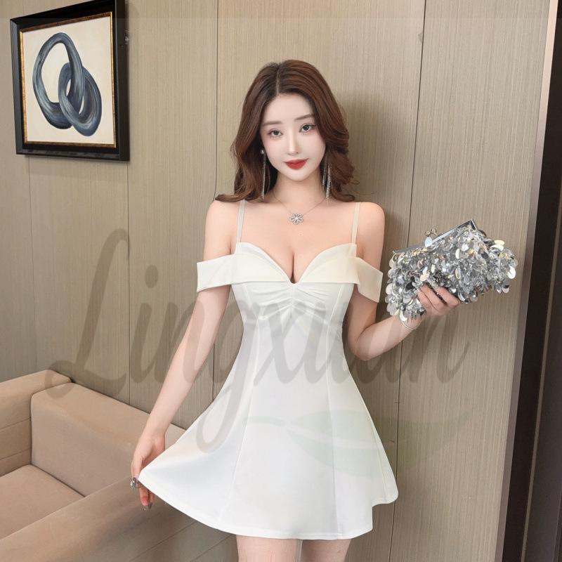 Socialite Fashion Low-Cut Spaghetti Strap A-Line Dress with Waist-Cinched Elegant Short Skirt