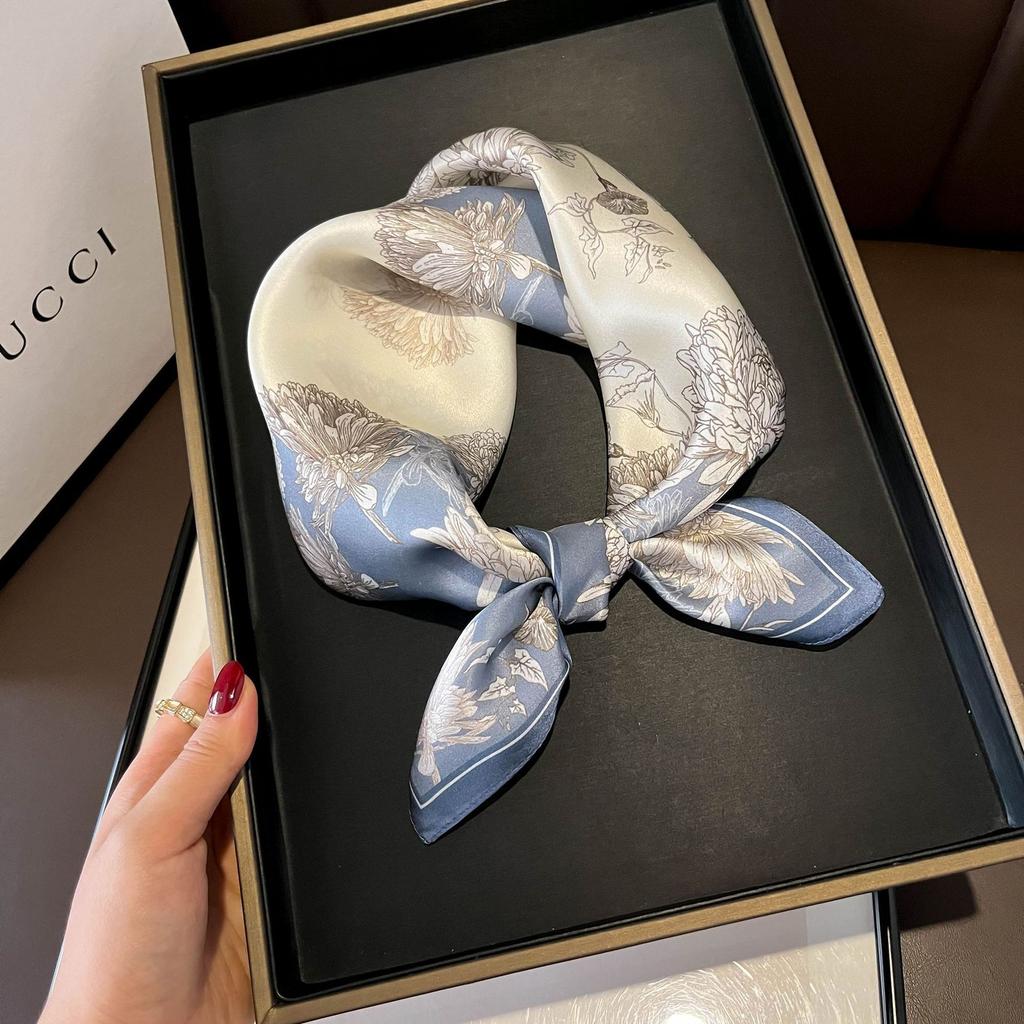 Beige Silk Silk Scarf Small Square Scarf Women's Versatile 111 Mulberry Silk Headband Small Silk Scarf Fashion Small Scarf with Shirt