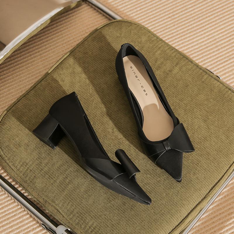

53008 [sheepskin] French high heels women s autumn 2025 new pointed thick heel bow single shoes 34