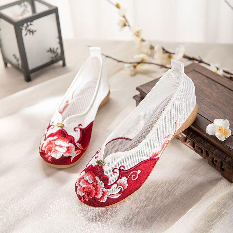 Woman's New Summer Mesh Shallow Low Heel Embroidered Shoe Soft Sole Non Slip Breathable Ethnic Style Round Toe Nude Shoes Sandal