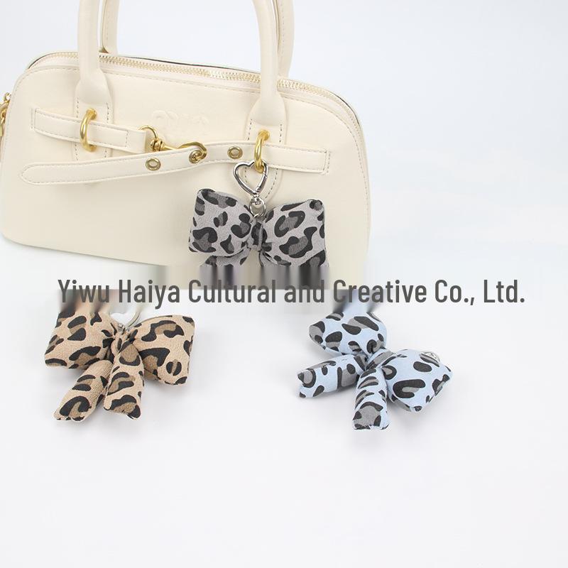 Kreativní klíčenka ve tvaru srdce s leopardím vzorem a mašlí, přívěsek na tašku na mobilní telefon