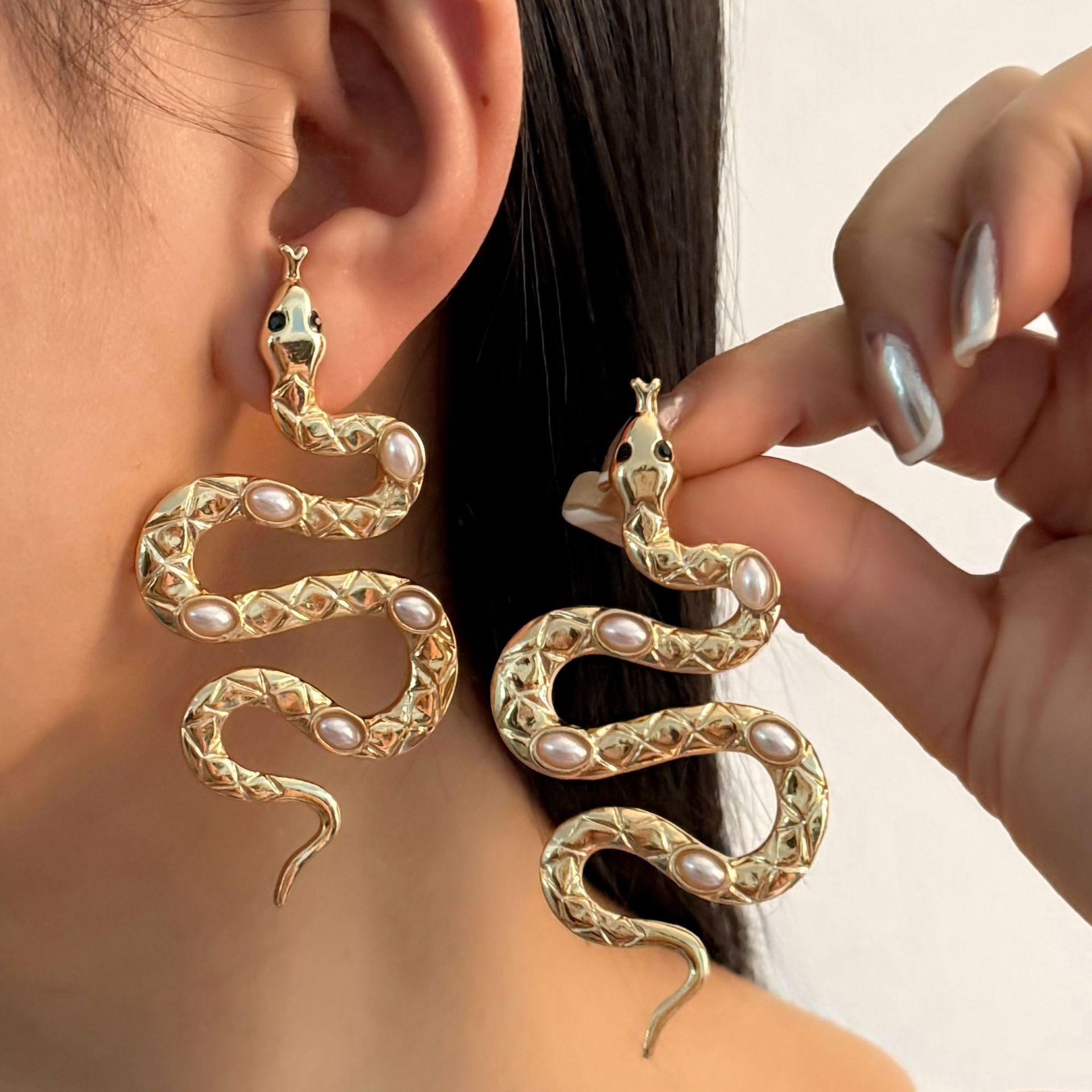 European & American Cross-border Exaggerated Snake Earrings - Trendy Metal Hip Hop Style золотой
