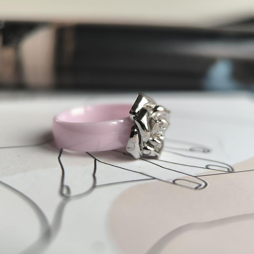 Серебряное кольцо с керамикой, вес изделия 6,13 гр (60002345)