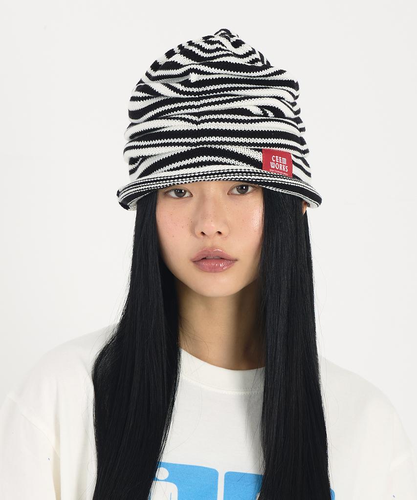 Simwogseu Twist Stripe Beanie