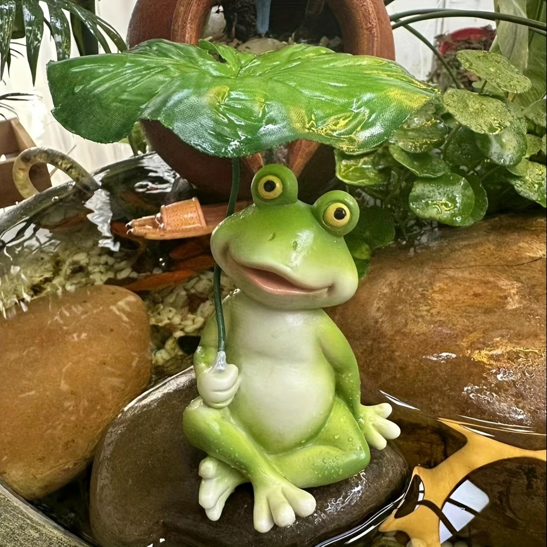 

Очаровательная полимерная лягушка с зонтиком из листа лотоса - Зеленая лягушка на камне в воде, Идеально подходит для аквариумов, домашнего декора и садовых украшений для улицы зелёный