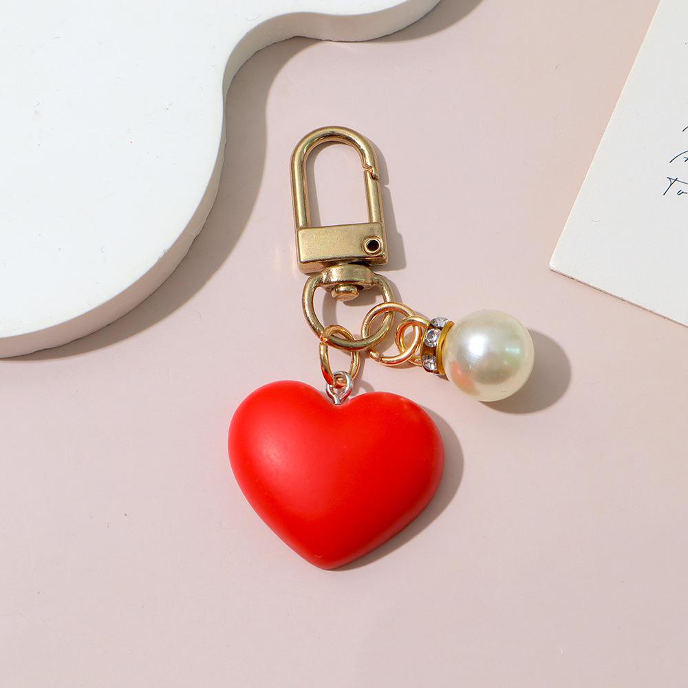 Resin Heart Keychain Black White Car Key Ring with Pearl Car Keychain Bag Ornaments for Couples Jewelry Gift Accessories