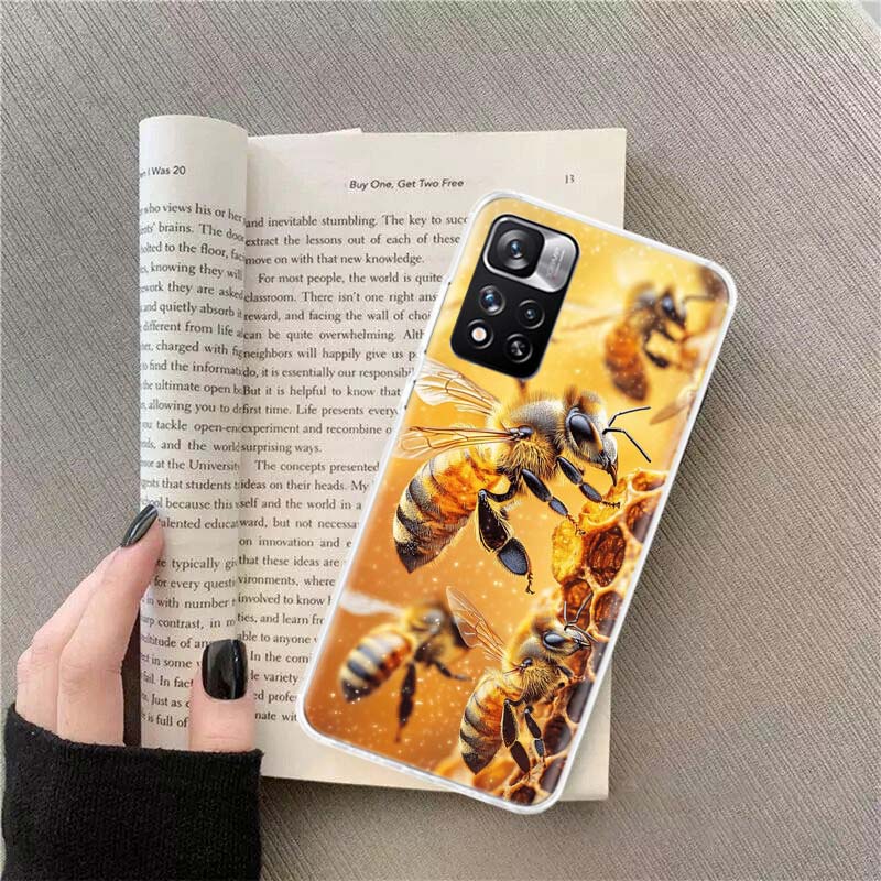 Bees and Honey In the Honeycomb Phone Case For Redmi Note 13 12 Pro Plus 14 15 Pro 5G 11 11T 11E 11S 10 Pro 10S 9 9S Cover Cell