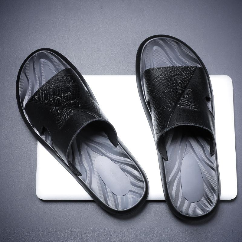 

Роскошные мужские тапочки 2024 года, новая тенденция, персонализированные модные сандалии из коровьей кожи, летняя верхняя одежда, повседневные нескользящие тапочки для мужчин 43 чёрный