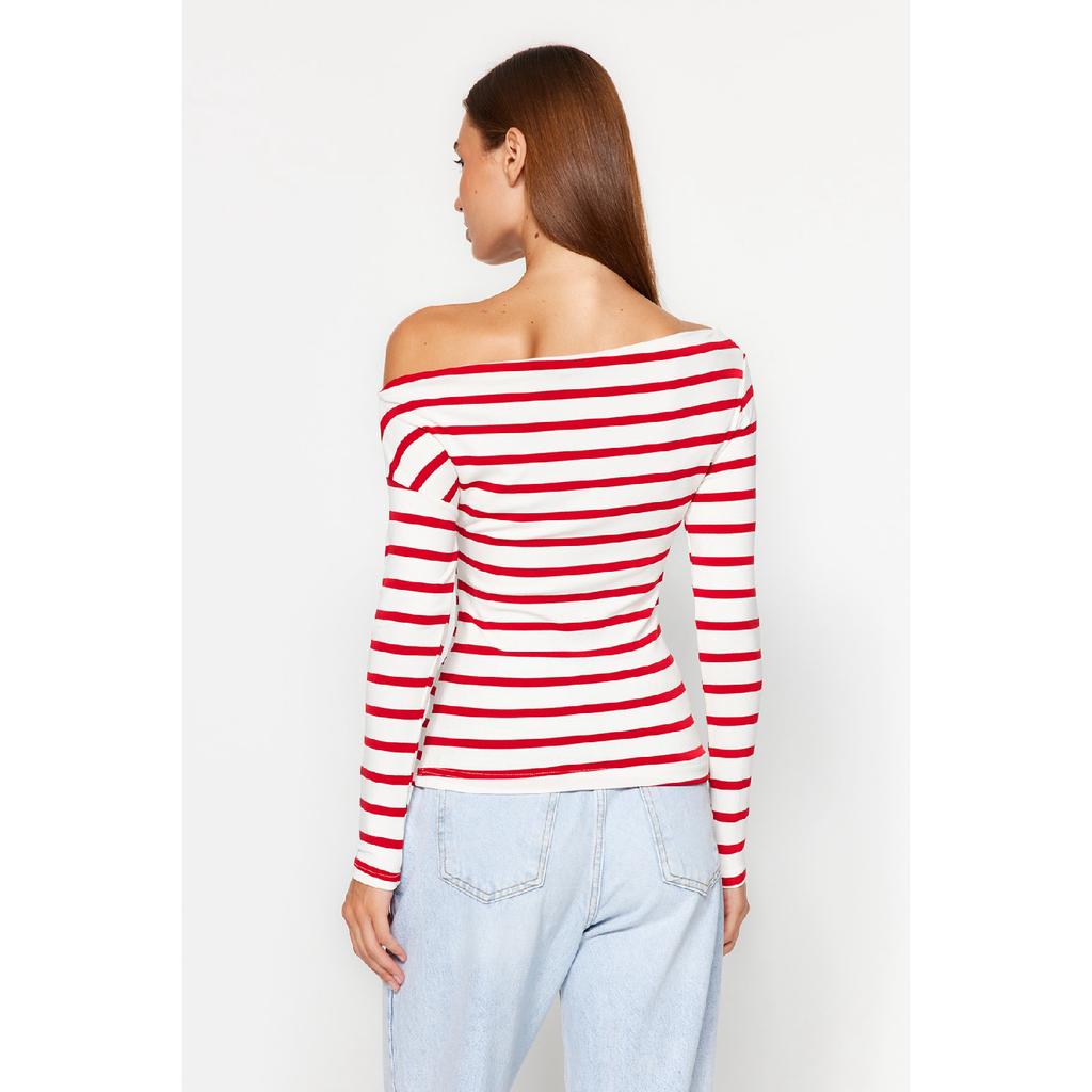 Marineblau gestreifte, hochwertige, weiche Strickbluse mit U-Boot-Ausschnitt und taillierter Passform Twoaw24bz00227