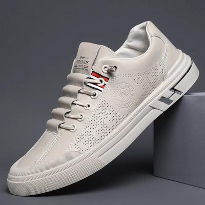 Herrenschuhe 2025 neue Sommer Casual kleine weiße Board Schuhe atmungsaktiv und vielseitig Ein-Pedal Lederschuhe Herren Sport weiße Schuhe trendige Schuhe