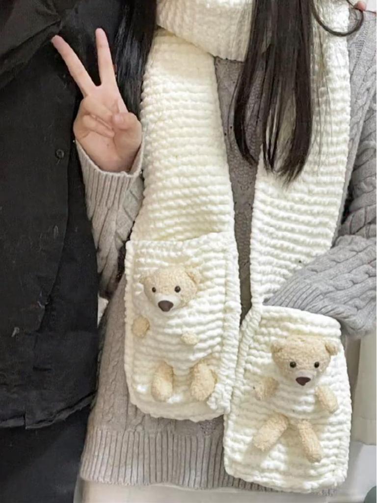 Pocket Bear Hand-Knitted Wool Scarf DIY Kit - Homemade Gift for Partner