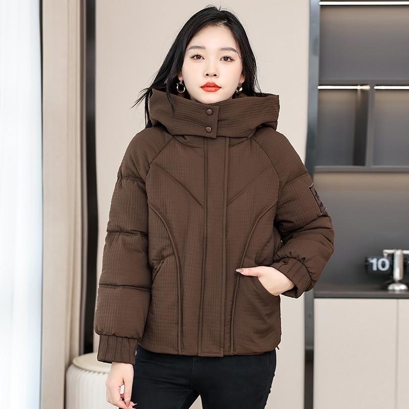 

Короткая хлопковая одежда женская зимняя новая маленькая хлопковая одежда модные утолщенные теплые хлопковые куртки универсальные куртки XXXL145-77.5 kg темно-коричневого