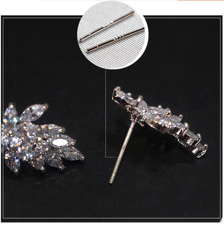 Super Flash Zirkonový Kámen ve Tvaru Koňského Oka Jasný Křišťálový Piercing do Ucha Kreativní Listová Náušnice Šperk pro Ženy