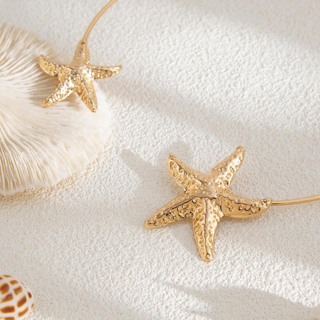 Bohemian Holiday Seestern-Legierungshalsband, kreative personalisierte stereoskopische Blumenhalskette, Nischendesign, Meeresreise mit Damenschmuck