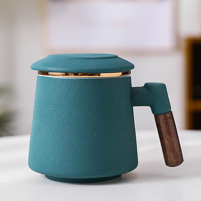 Wooden Handle Ceramic Filtered Tea Cup with Gift Box
