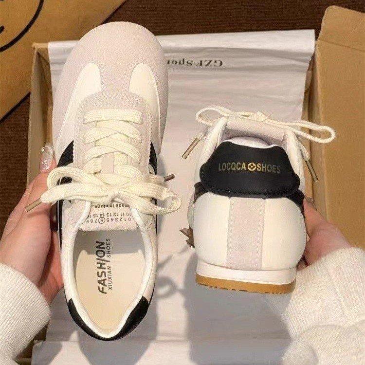 

Популярные ретро кожаные немецкие тренировочные туфли модная девушка 2025 новая осень на плоской подошве спортивные и для отдыха студенческие на шнуровке кеды женские 40