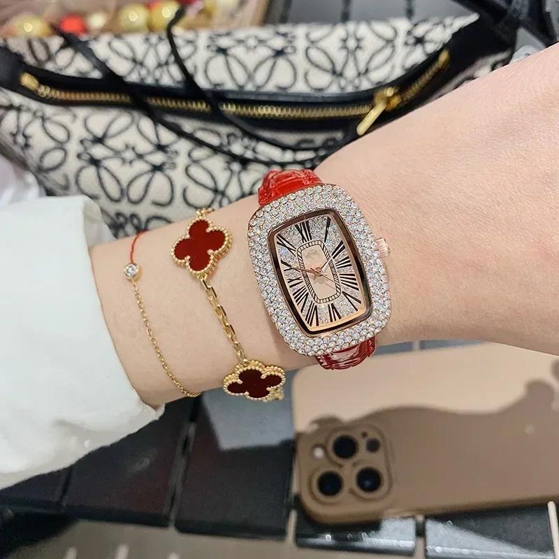Trendige und modische Damen-Lederarmbanduhr mit Diamantbesatz, wasserdichtes Diamant-Weinfass, Damen-Quarzuhr