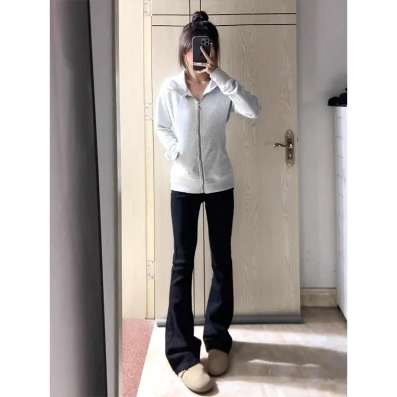 

High-Waist Velvet Flare Jeans: Retro Hong Kong Style, Slim-Fit, Versatile, Elastic, Perfect for Autumn and Winter. S