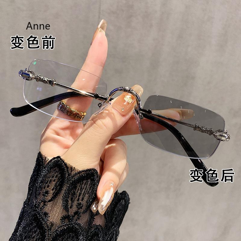 Ultra Light Frameless Photochromic Myopia Glasses Blue Light Blocking Eye Protection Near Sight Glasses Color Changing Eyewear