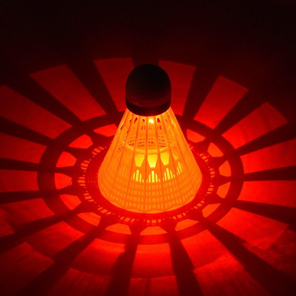 2/3/4/8 peças de peteca de plástico para badminton com iluminação para badminton em ambientes internos e externos à noite