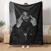 1ks 2Pac Hip Hop Deky Měkká Lehká Pro Všechna Roční Období Víceúčelový Přehoz na Pohovku, Postel, do Kanceláře & na Pikniky, Francouzský Styl s Ikonickým Obalem Alba & Citáty