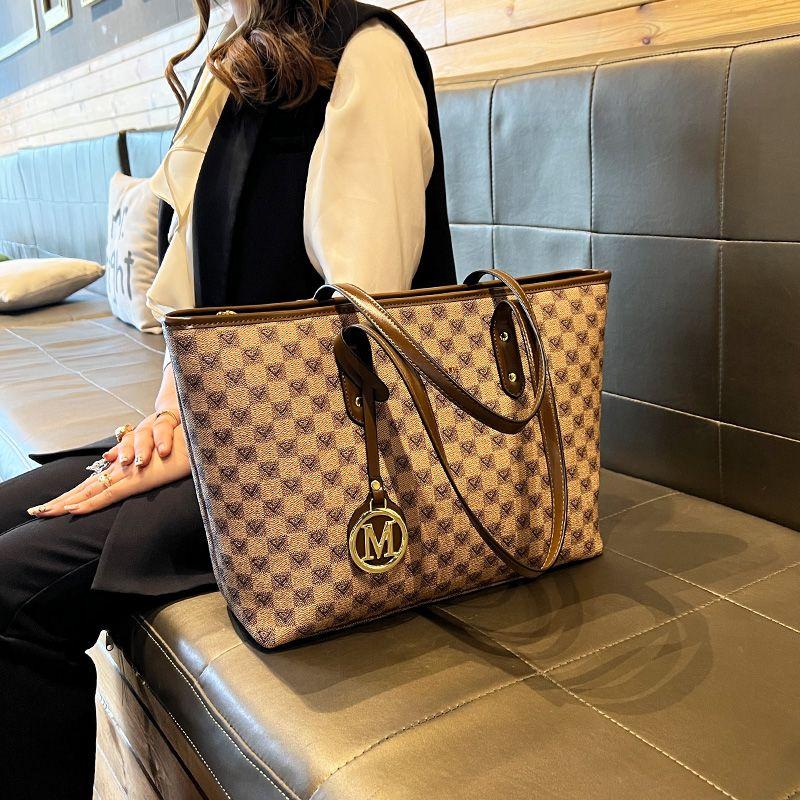 

2024 New Arrival Genuine Leather Fancy All-Match Big Bag Coffee Two-piece set(Collection of gift scarves])