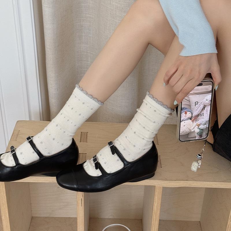 Female Autumn and Winter Thickened Warm Retro Floral Lace Wool Tube Pile Socks