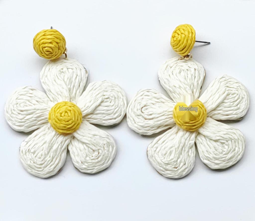 Hand-Woven Raffia Flower Earrings: Colorful, Sweet, Exaggerated Drops