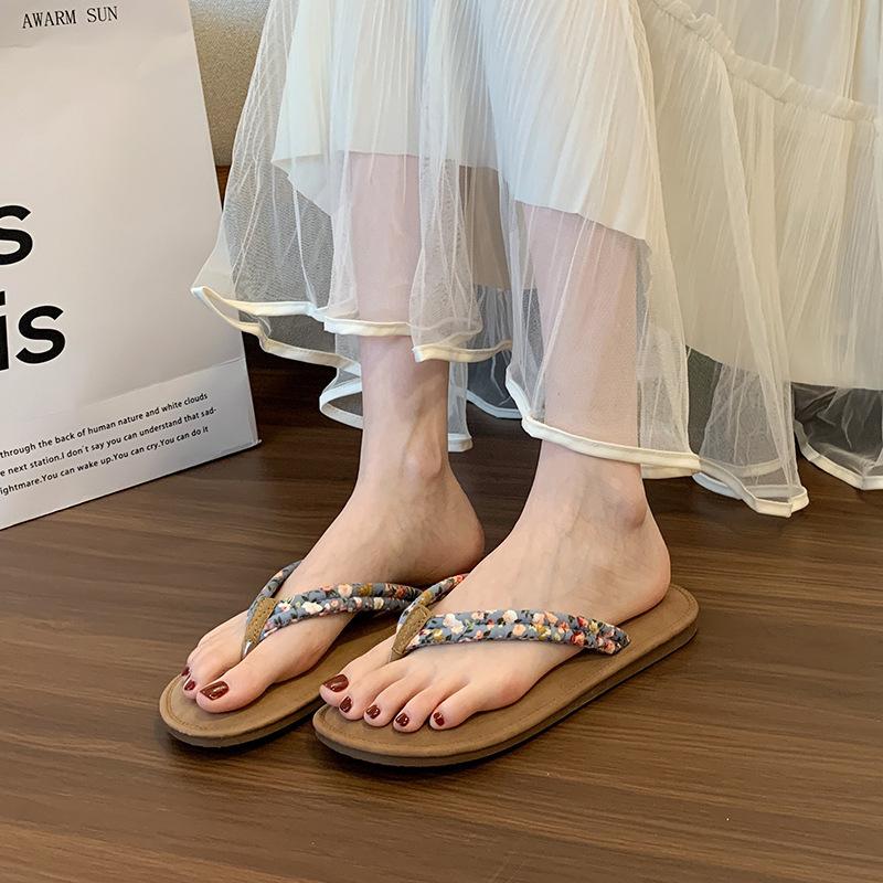 

Шлепанцы женские модные для улицы на плоской подошве летние нескользящие универсальные тапочки для ног приморская пляжная обувь женские сланцы 35 синий