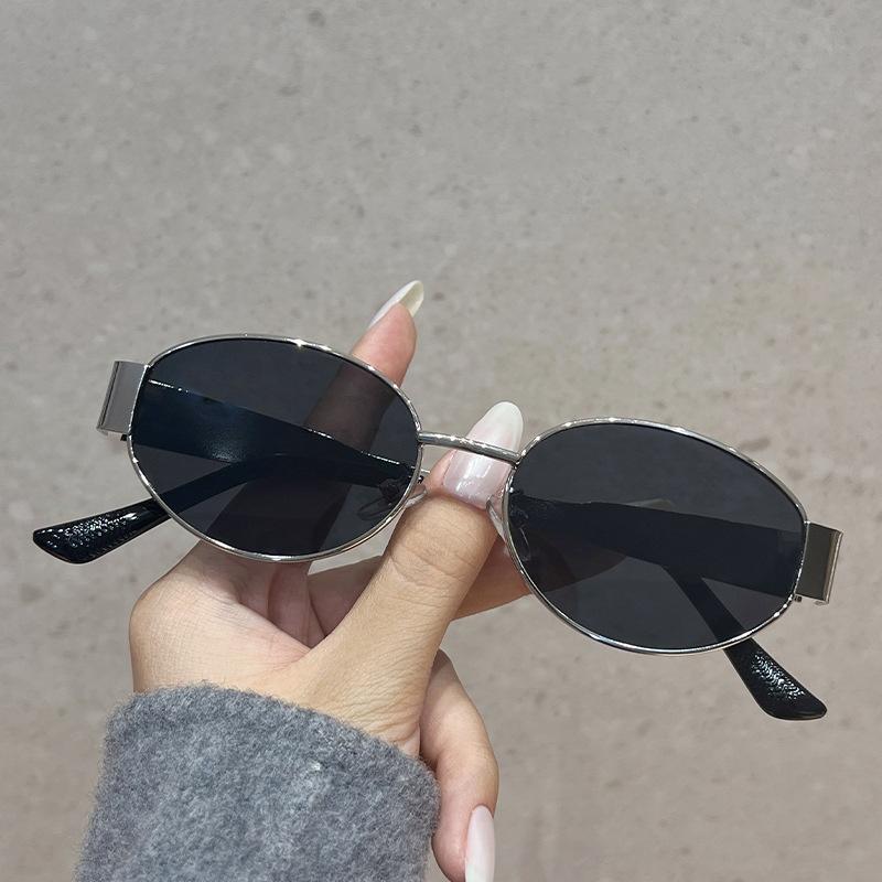 Retro UV Protective Sunglasses for Male Female Trend Oval Metal Framesd Eyeglasses Travle Eye Protection for Ouddoor Driving Use Sport