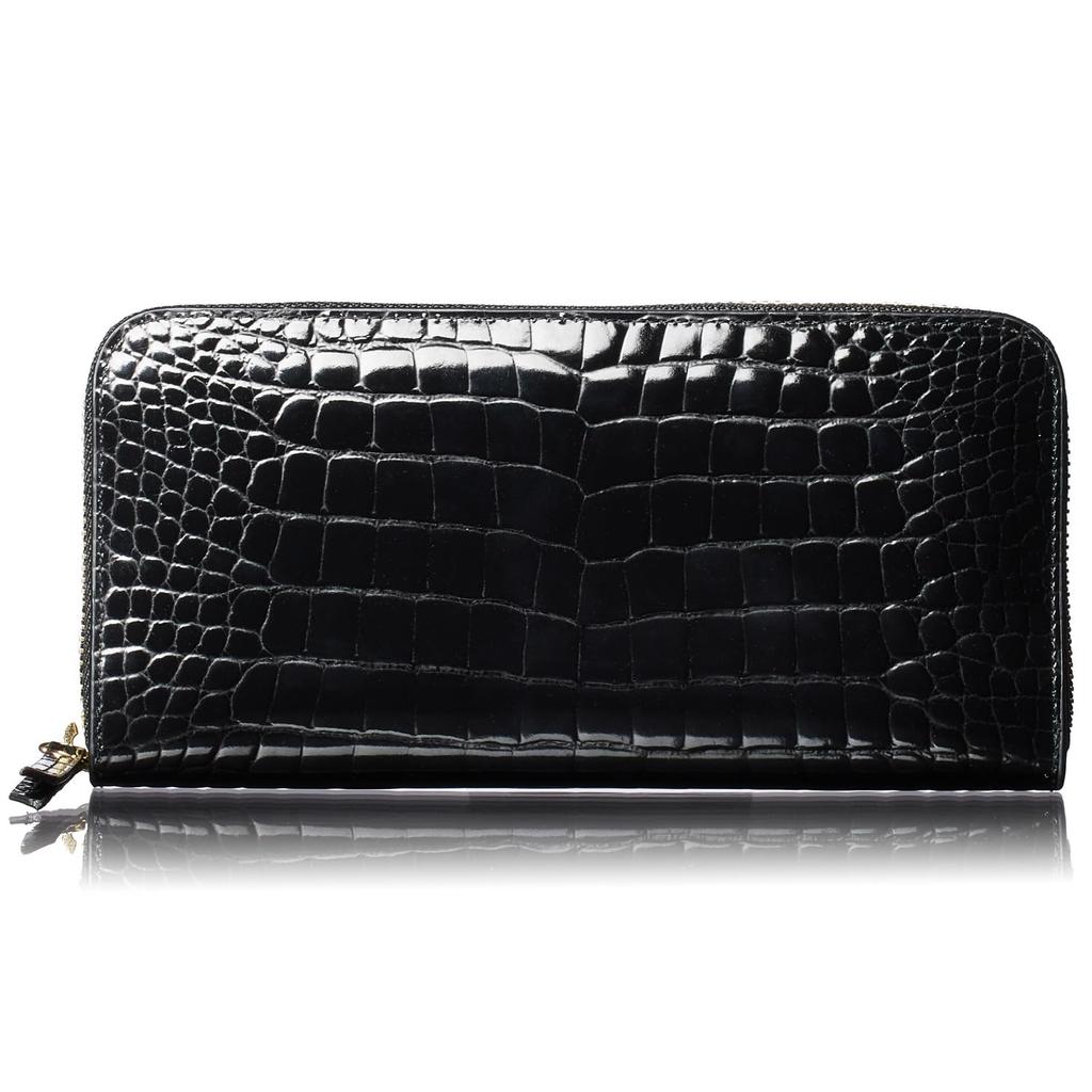[VOICE] Align Greta Fix Women's Long Wallet by Tuscania, Italy. This stylish and elegant wallet features crocodile-embossed cowhide leather, a design