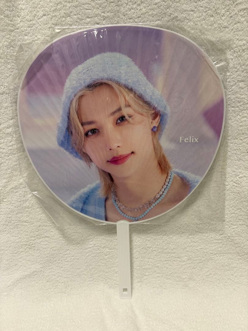 

[USED] Stray Kids Felix fan