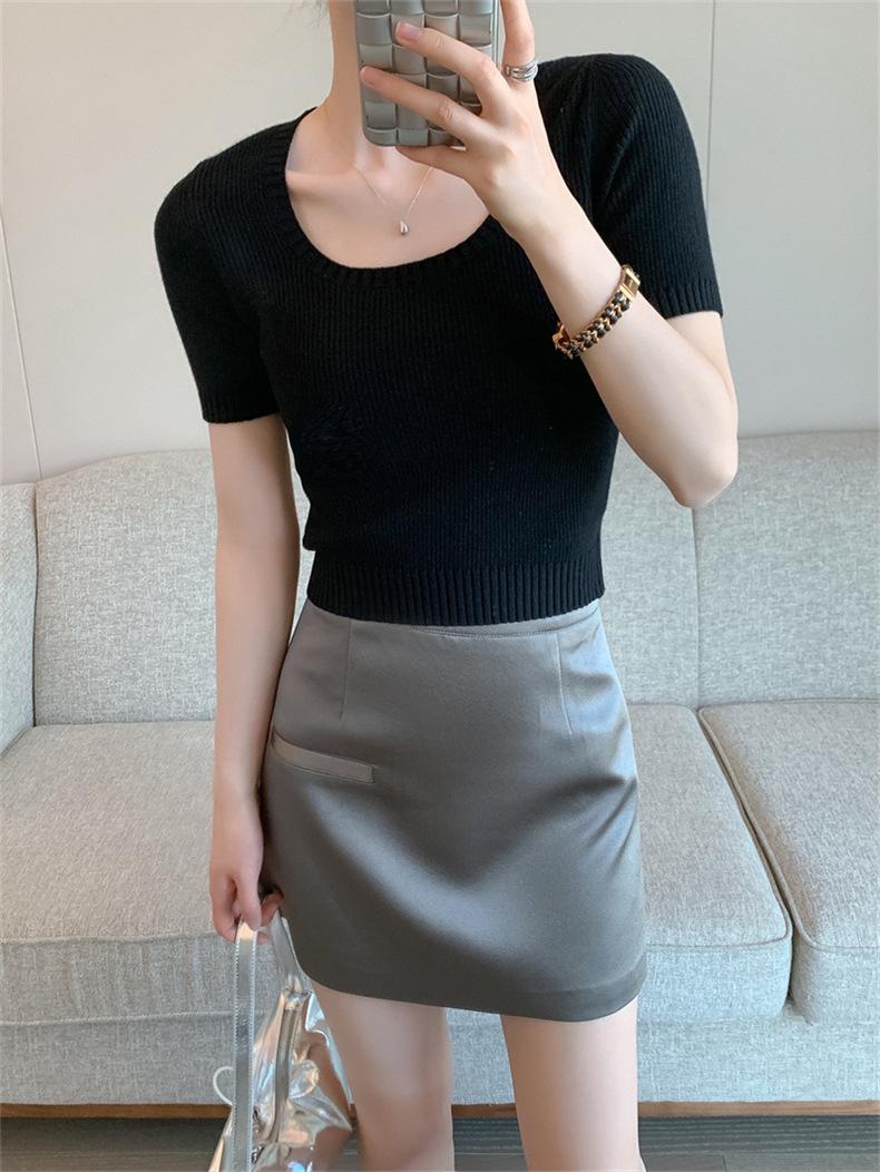 

Women s Gray U-neck Short-Sleeve Knit T-shirt, Summer 2026, French Style, Slim-Fit, Flattering. One Size чорний