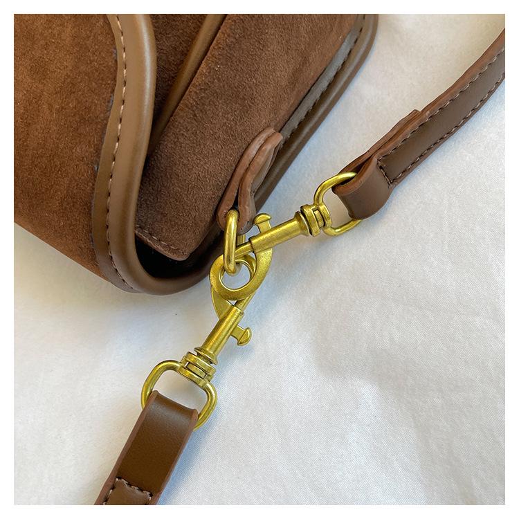 2024 Trendy Crossbody Women's Bag: Versatile Small Square Design