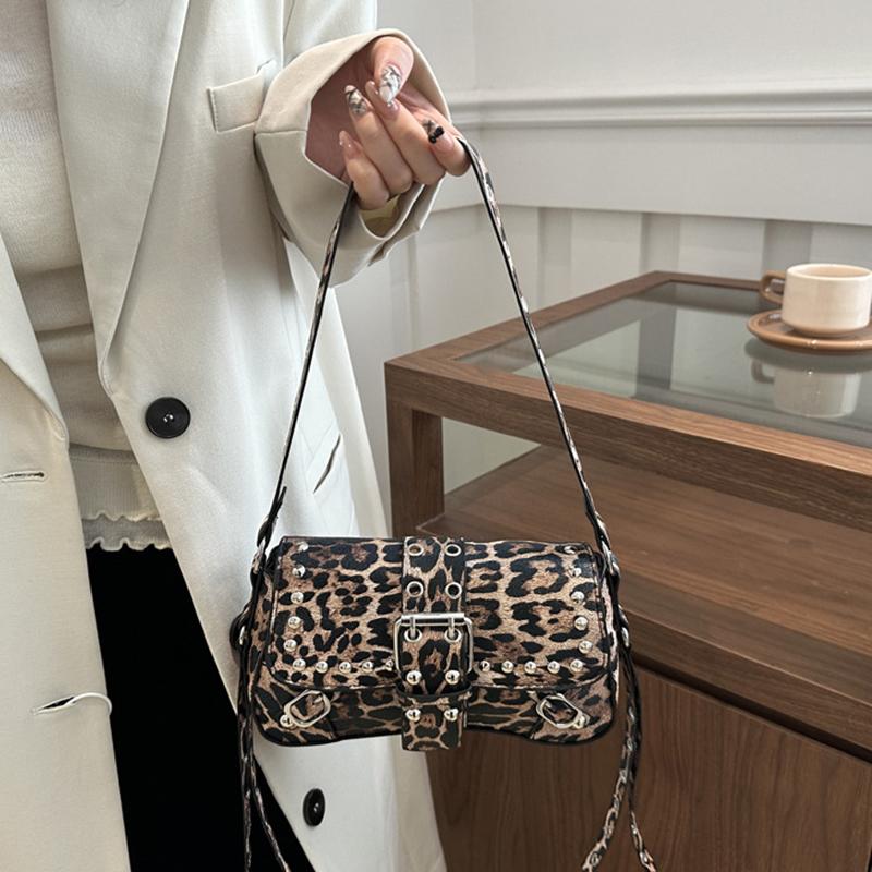 Trendy Motorcycle Punk Style Shoulder Bag for Women Solid Color Fashion Rivet Commuter Small Square Underarm Bag