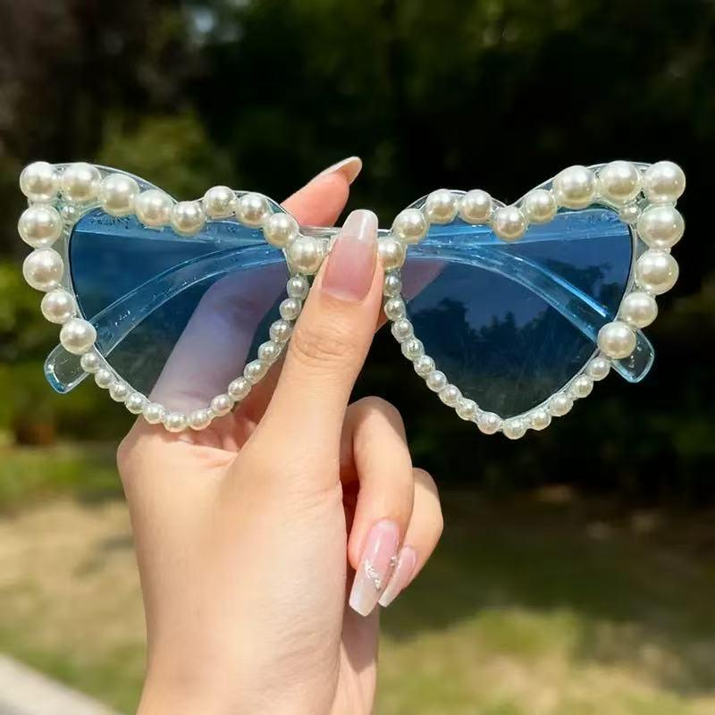 

2025 Retro Heart-Shaped Pearl Cross Sunglasses for Men & Women - Stylish Party & Street Style небесно-голубой